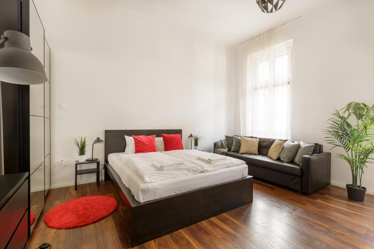 Red Dot Two - New Unit In The Heart Of Party Town Apartment Budapest Ngoại thất bức ảnh