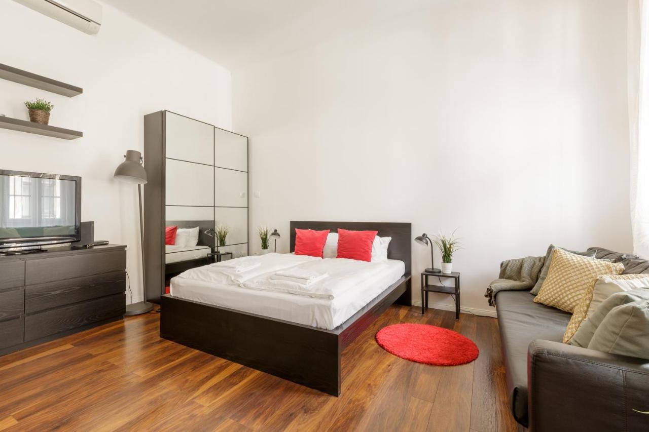 Red Dot Two - New Unit In The Heart Of Party Town Apartment Budapest Ngoại thất bức ảnh